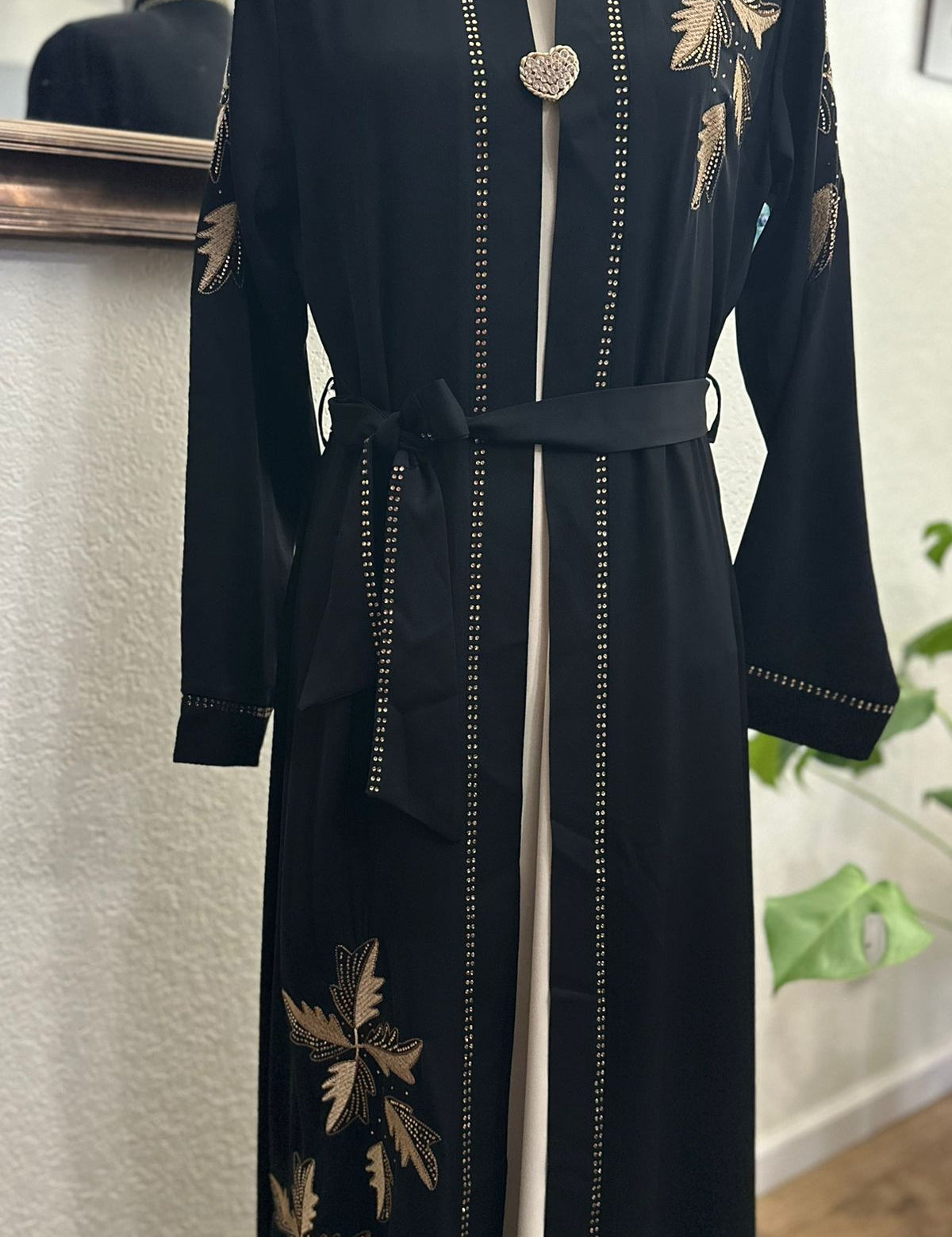 AmninaAbaya1.jpg