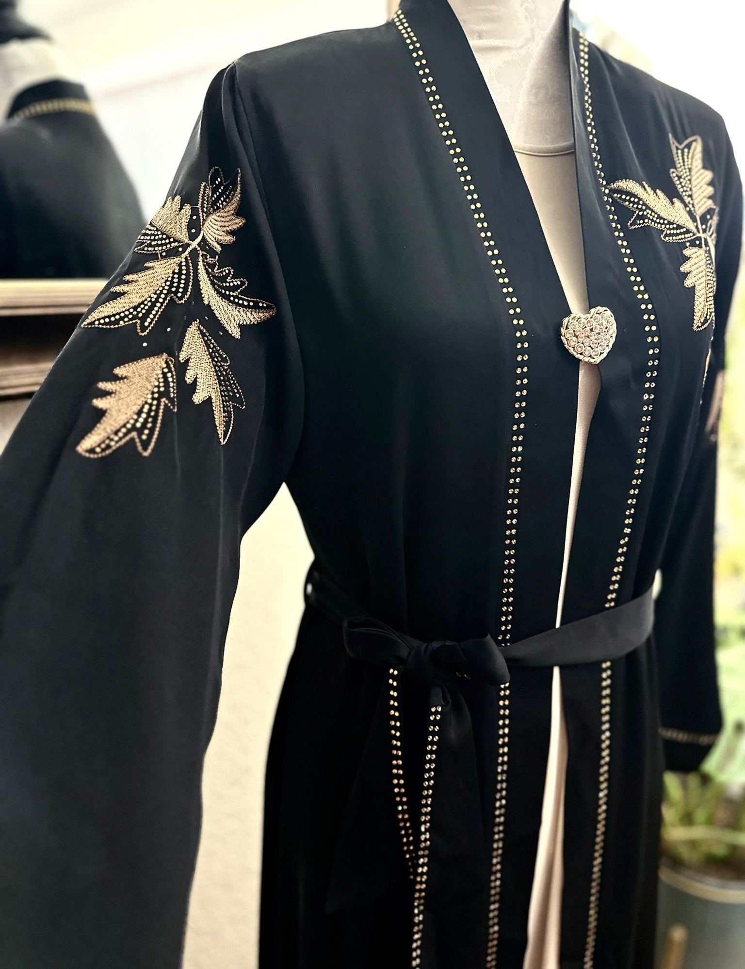 AmninaAbaya2.jpg