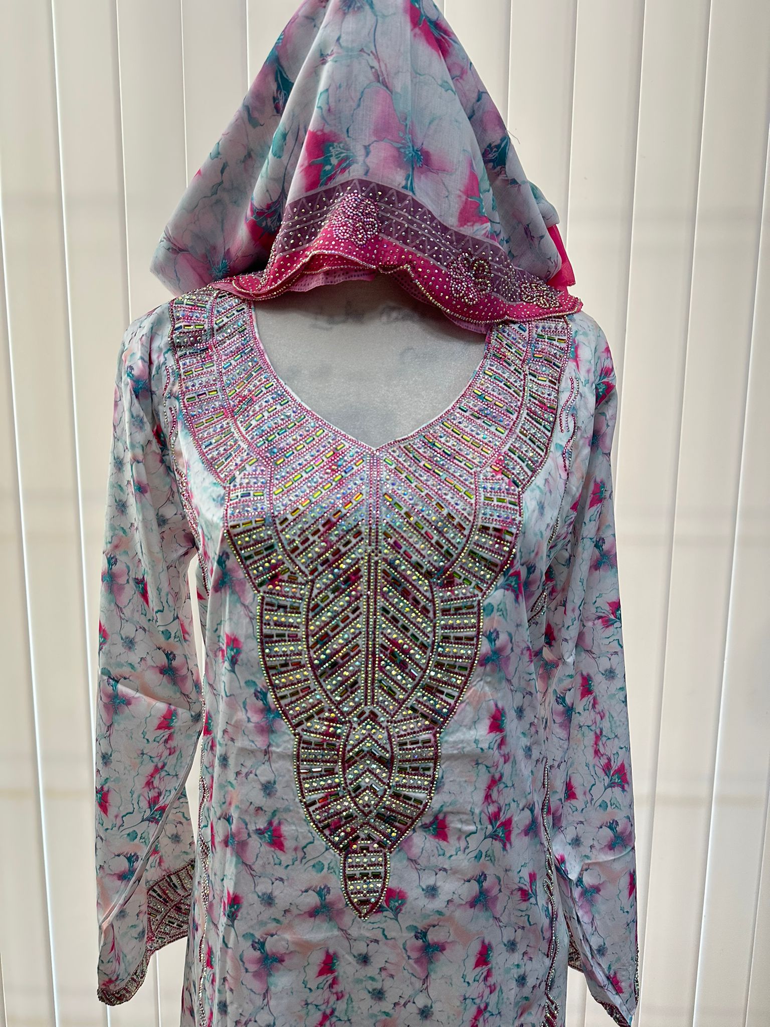 Aziza Mukhawar Set