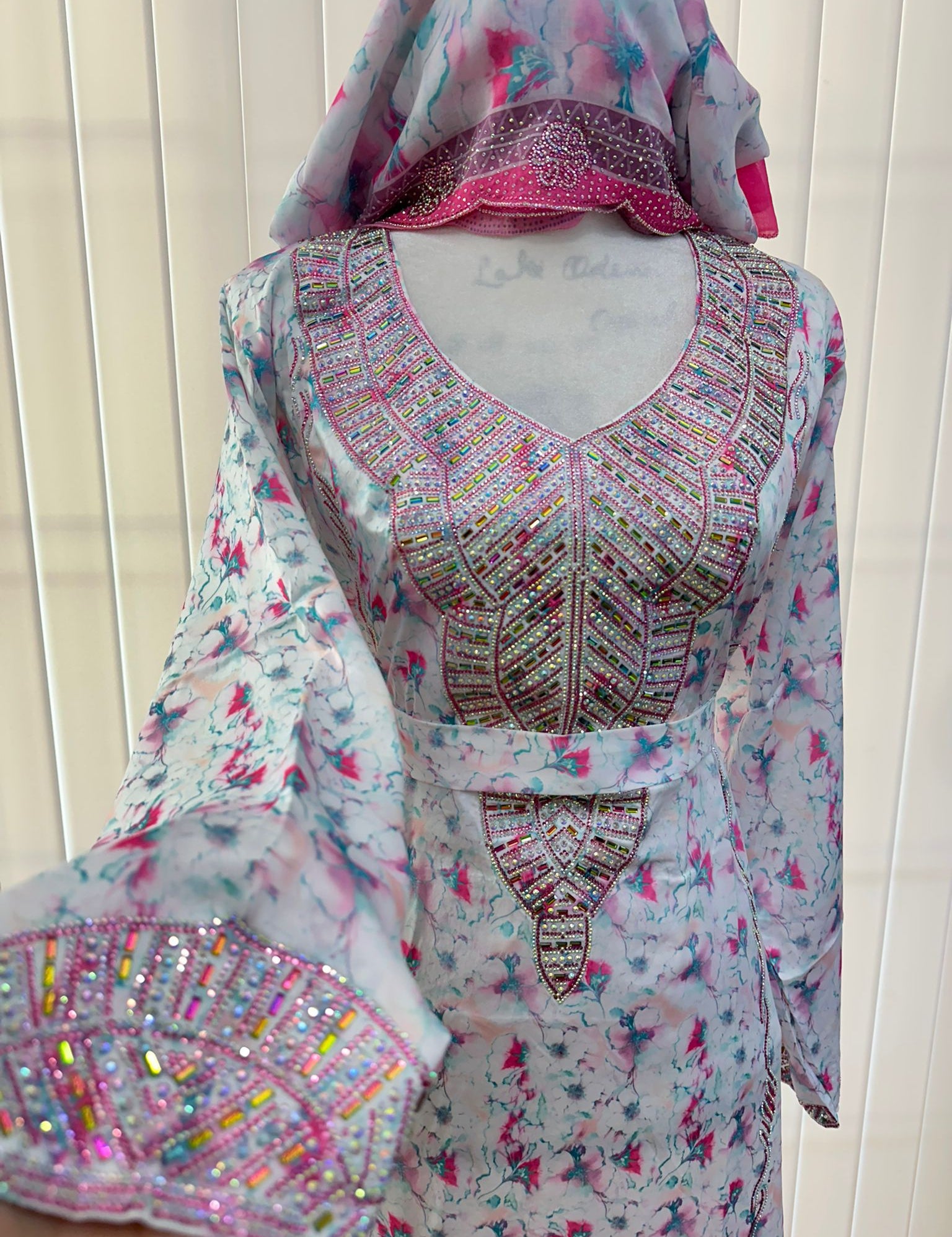 Aziza Mukhawar Set