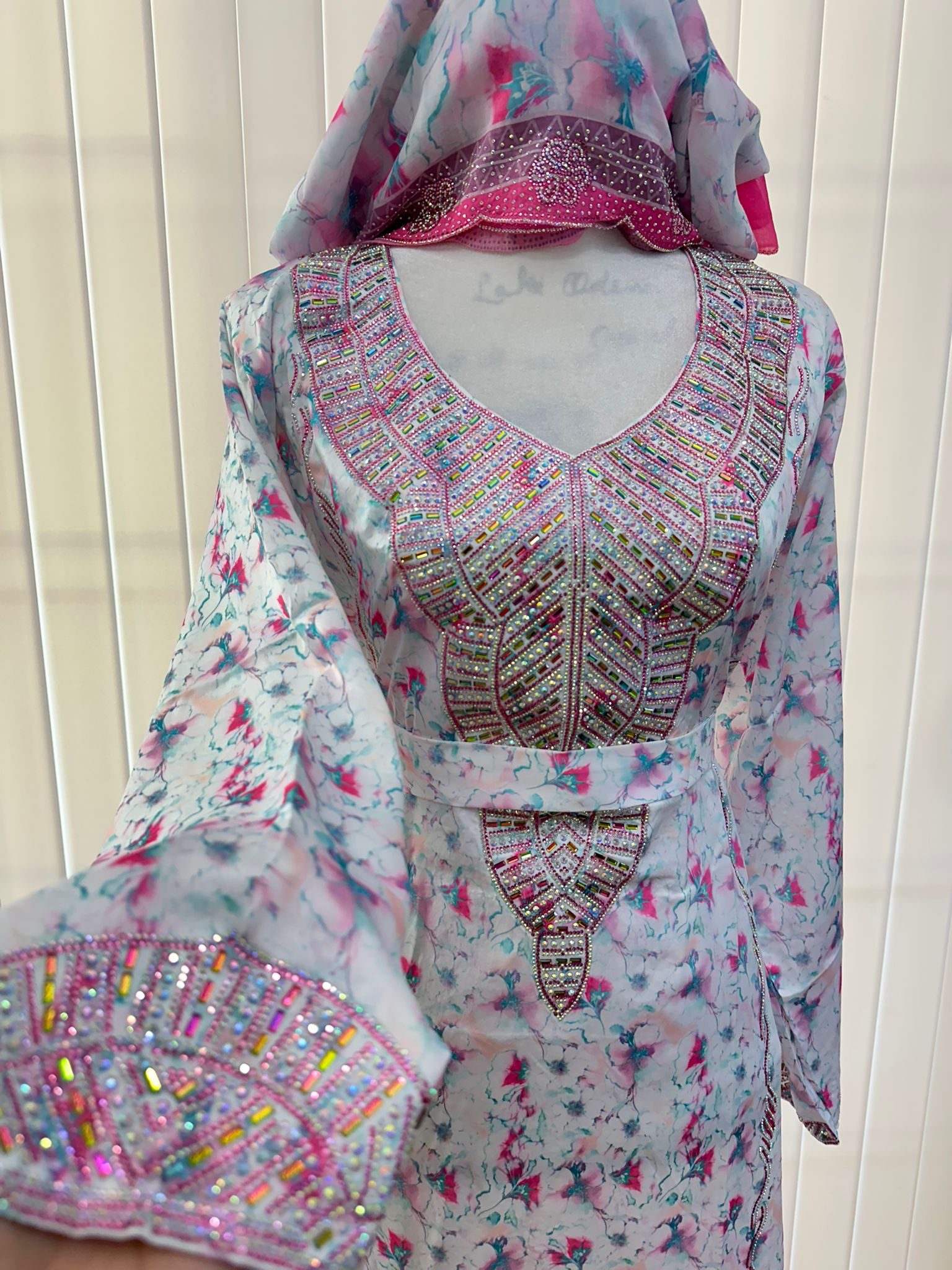 Aziza Mukhawar Set
