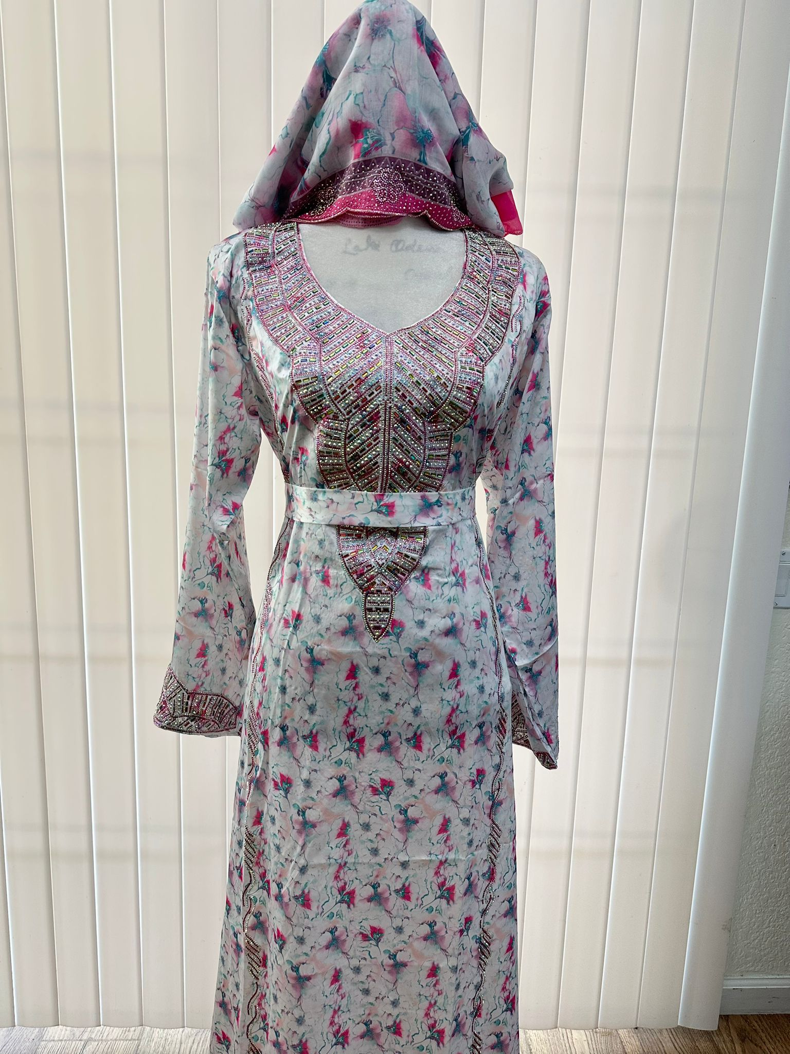 Aziza Mukhawar Set