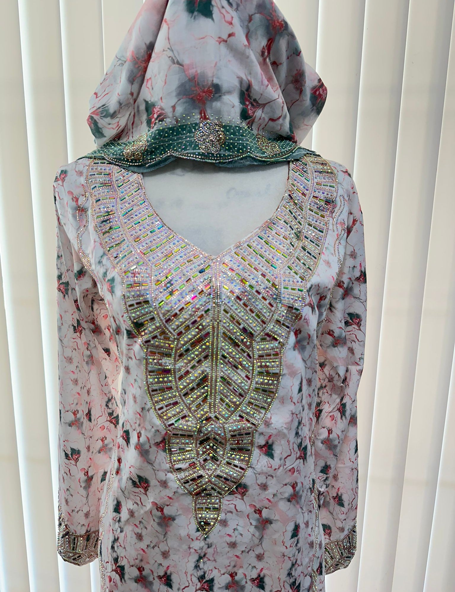 Aziza Mukhawar Set