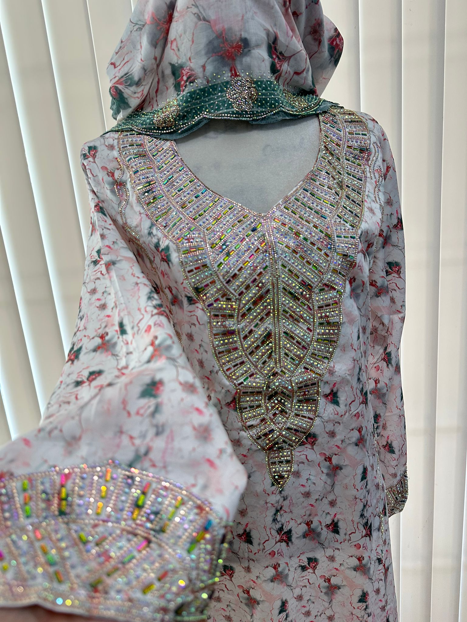 Aziza Mukhawar Set