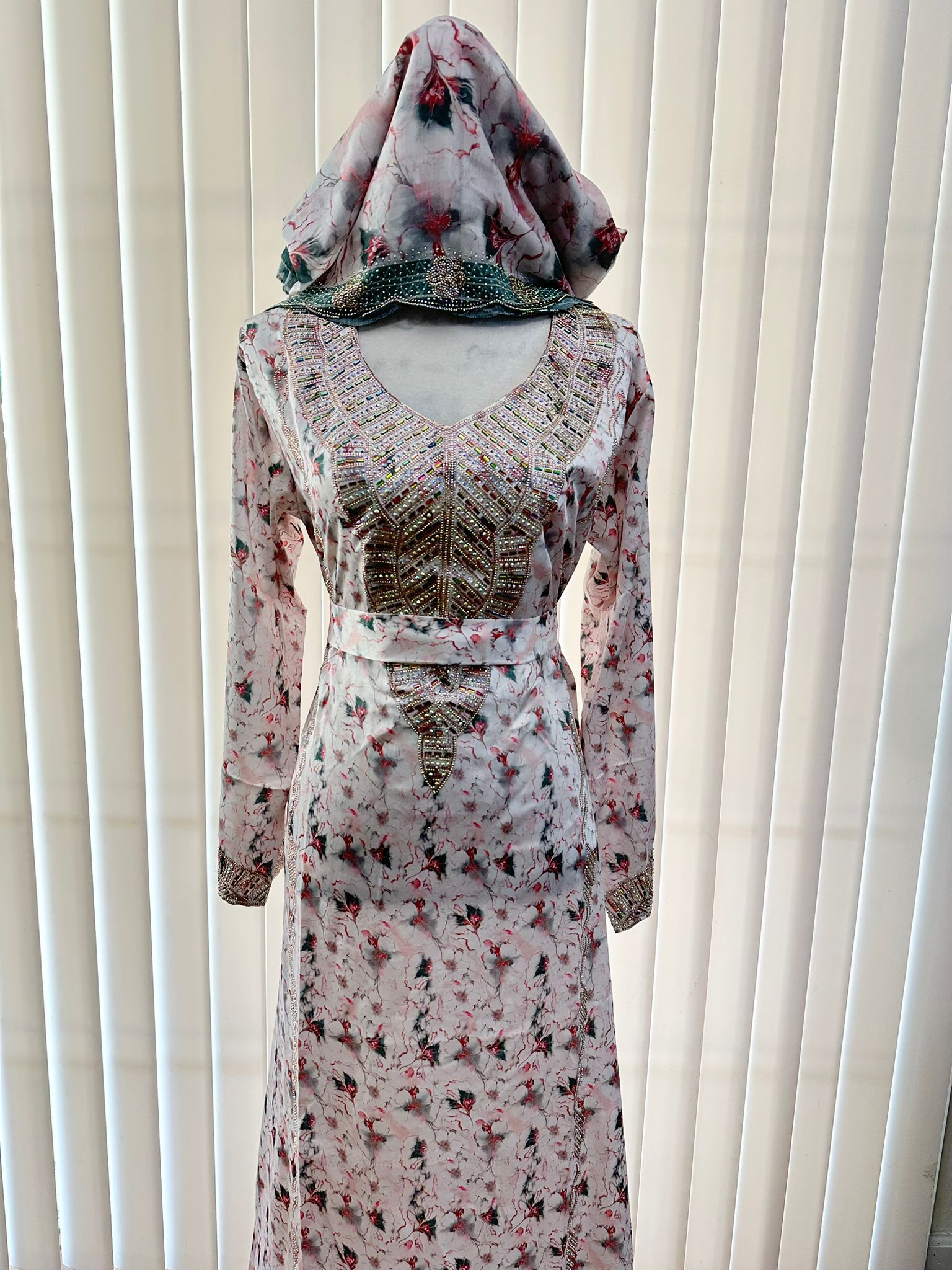 Aziza Mukhawar Set