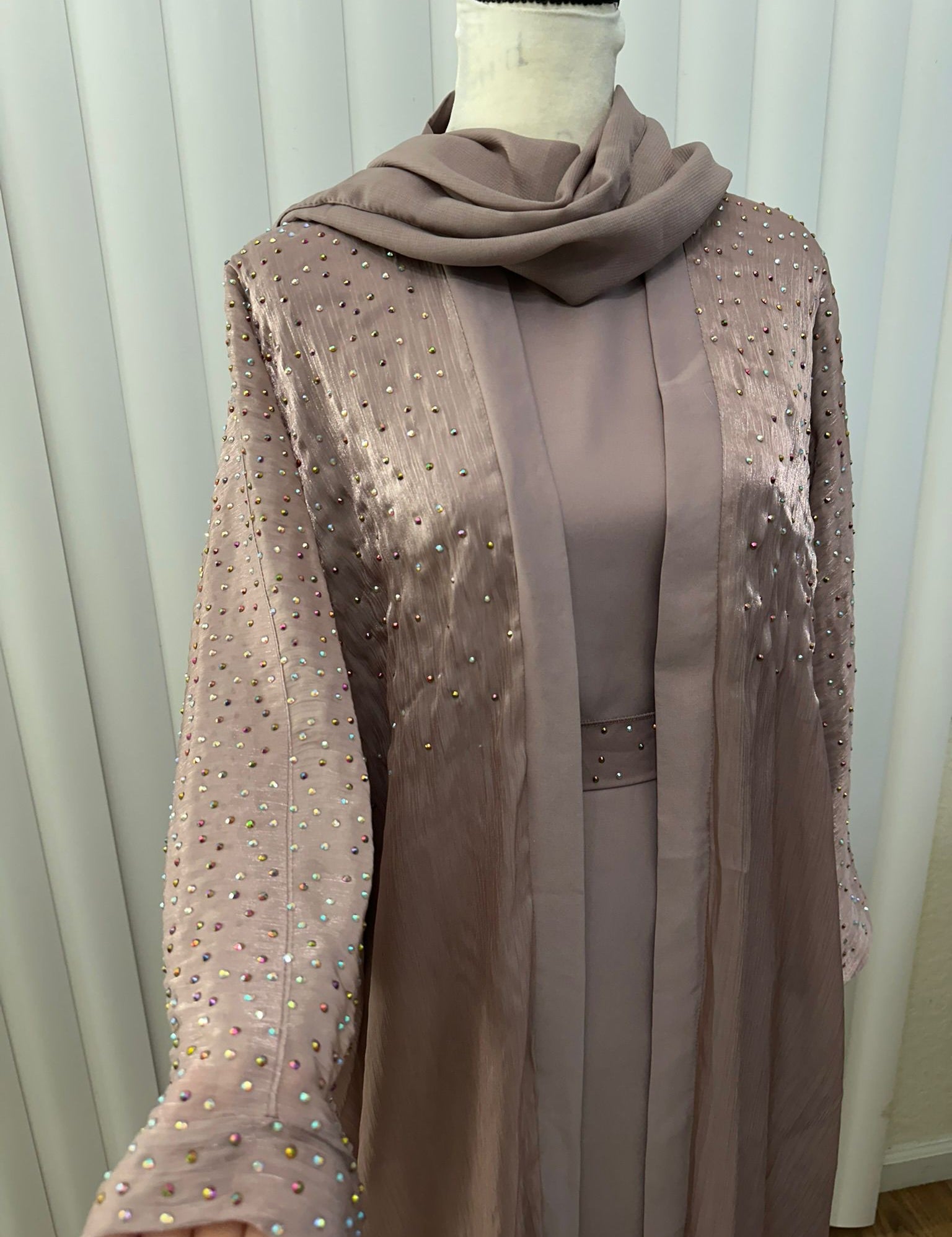Dhuha_Abaya_mauve_2.jpg