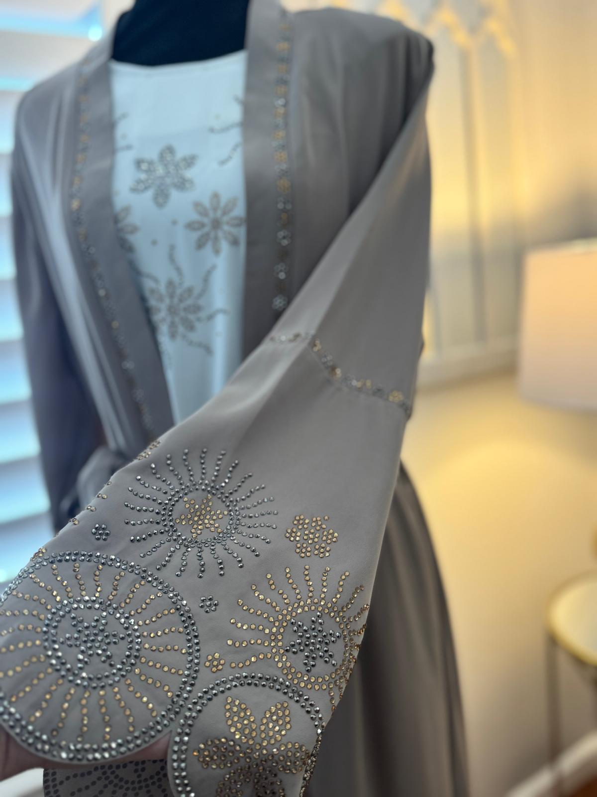 Dina Abaya