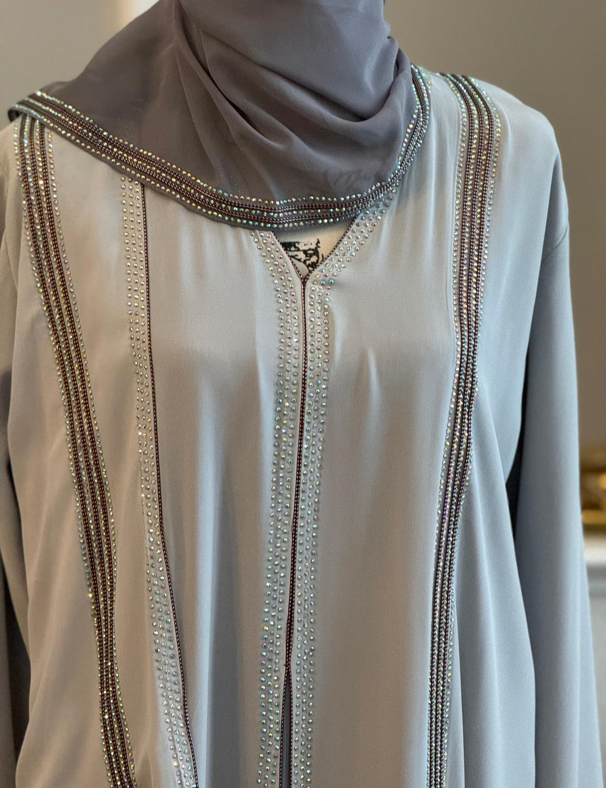 Hihsah_Abaya_Closed_Set_AlhamduiAllah_2.jpg