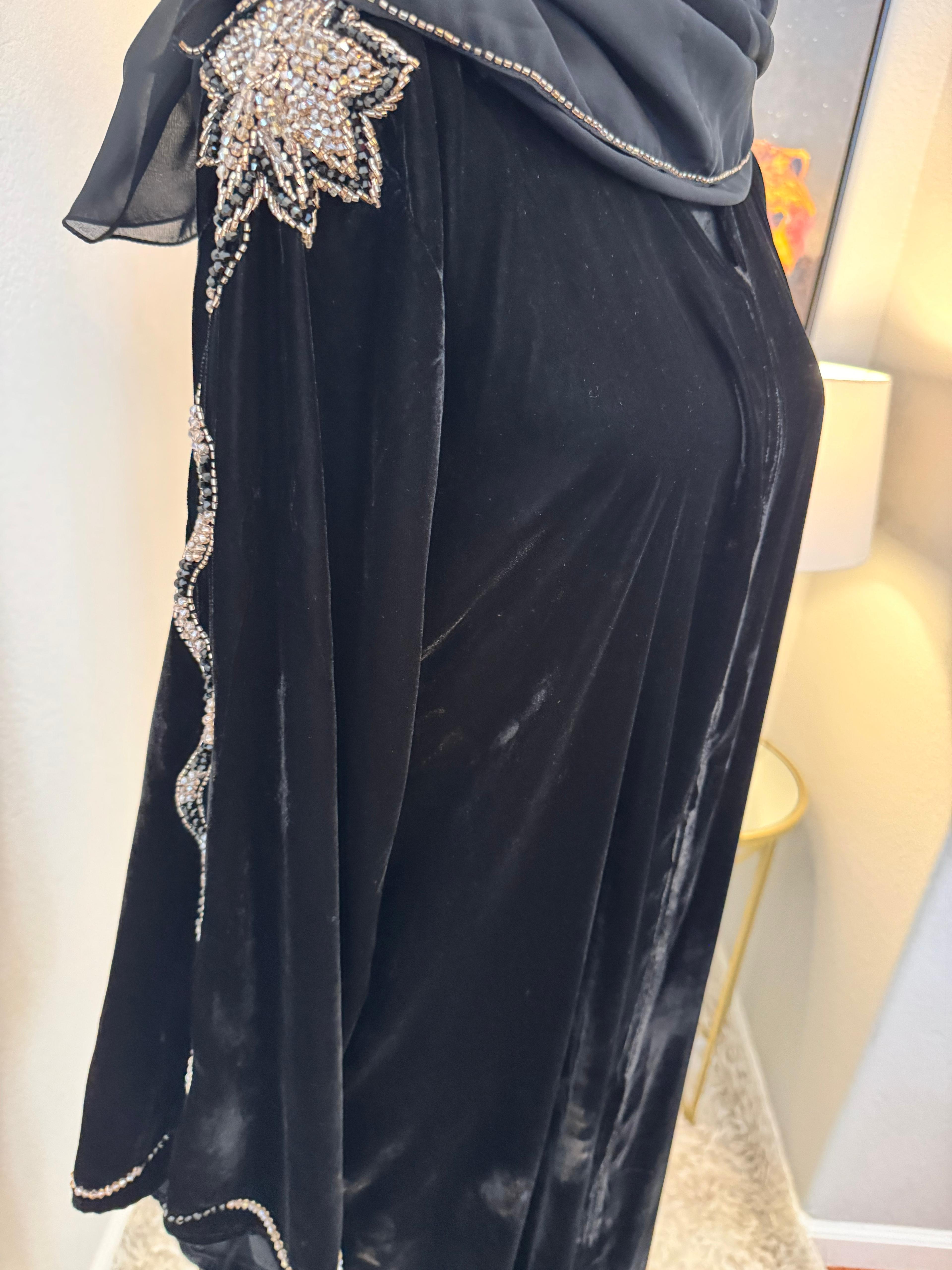 Huda Valvet Abaya Set