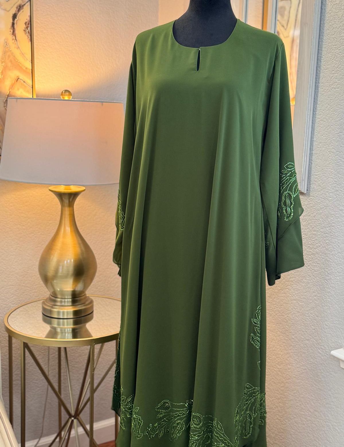 Jasmin_Close_Abaya_AlhamduiAllah.jpg