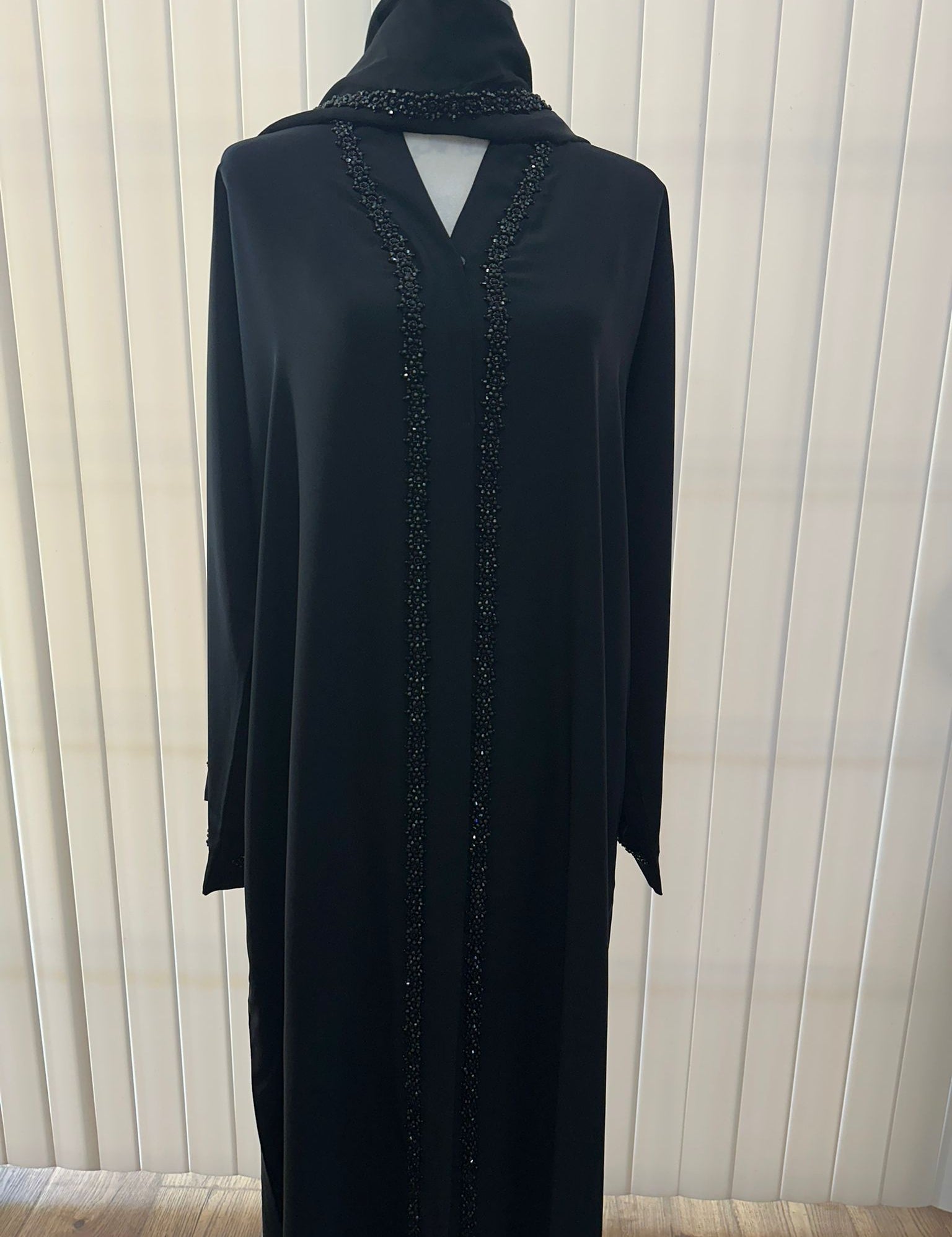 Lamees_Abaya_Black_beaded_2.jpg
