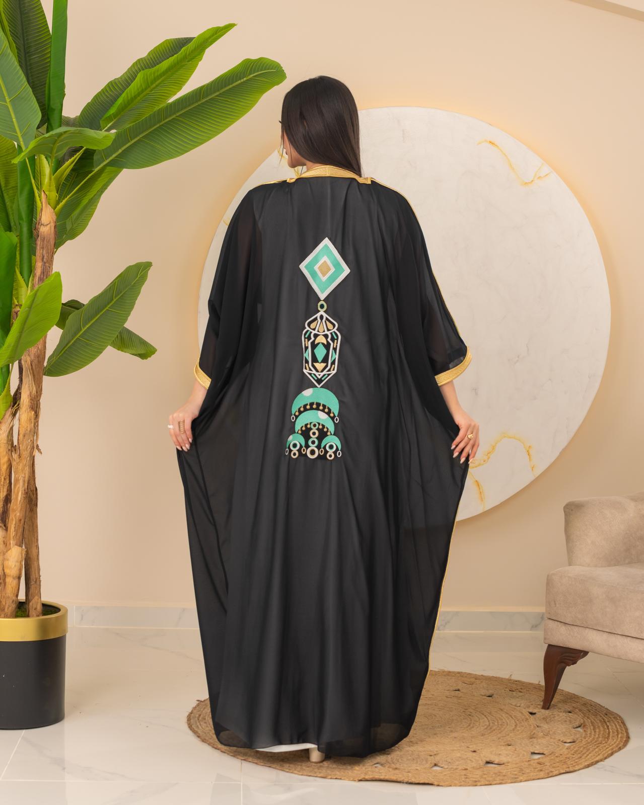 Layla_Bisht_black_65.jpg