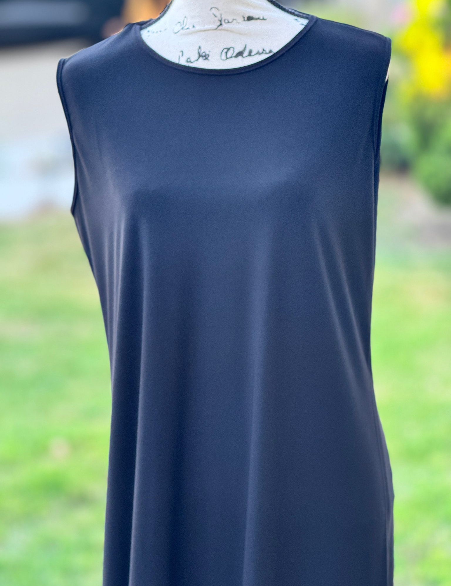 Leakra_Dress_AlhamduiAllah_2_f0f6b8d6-d029-45a2-baae-2c406b93daf3.jpg