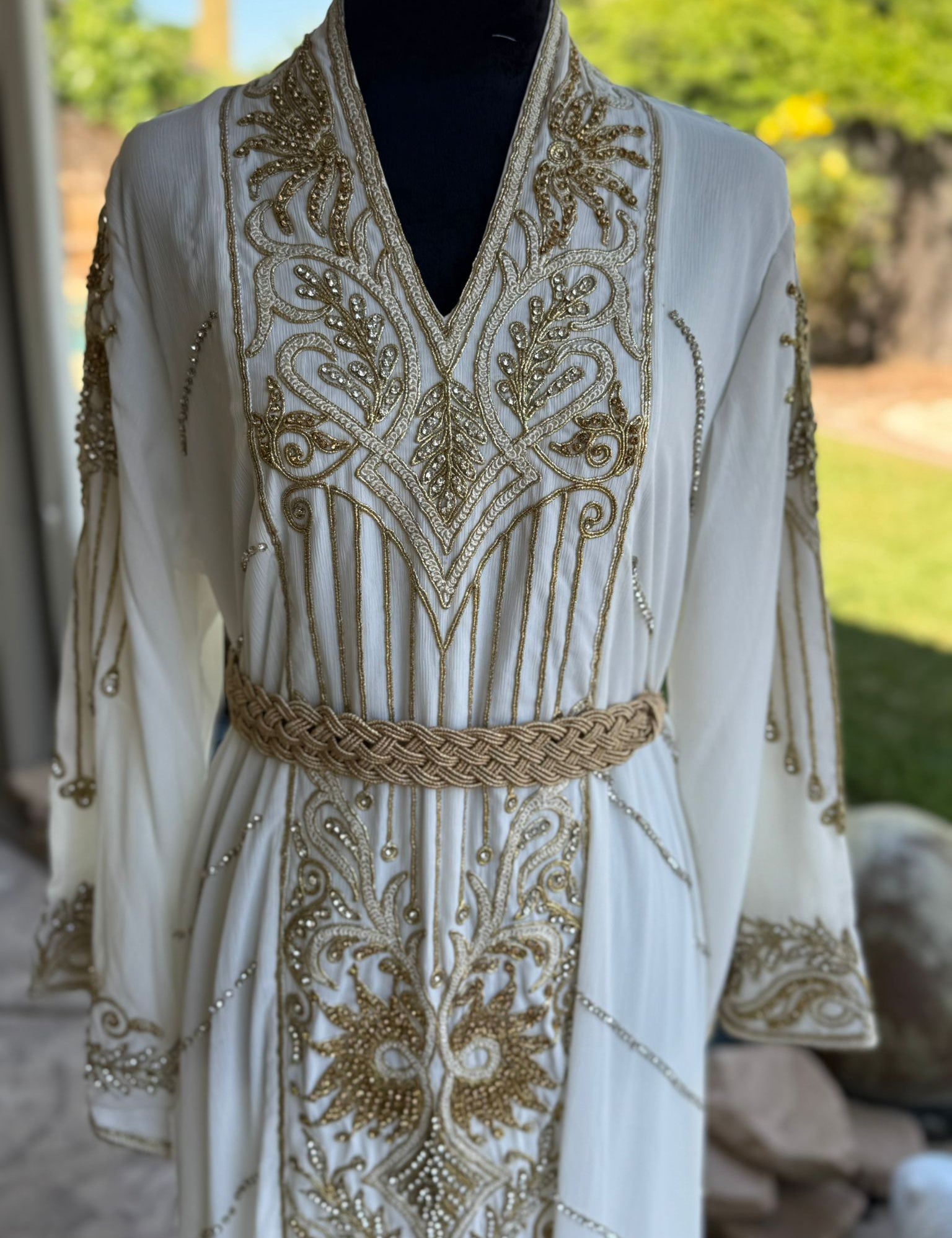 Maram_kuftan_white_3.jpg