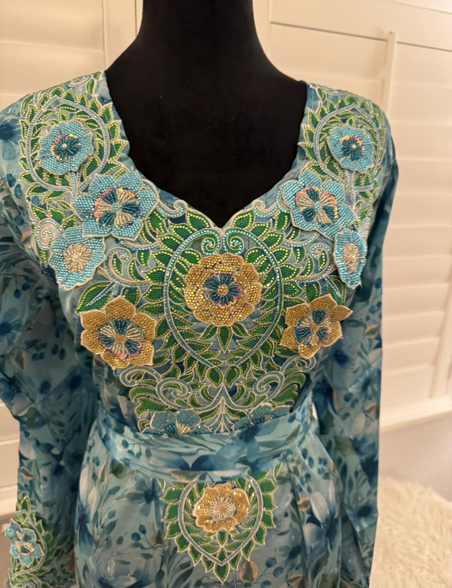 Maryam_Mukhwar_teal_2.jpg