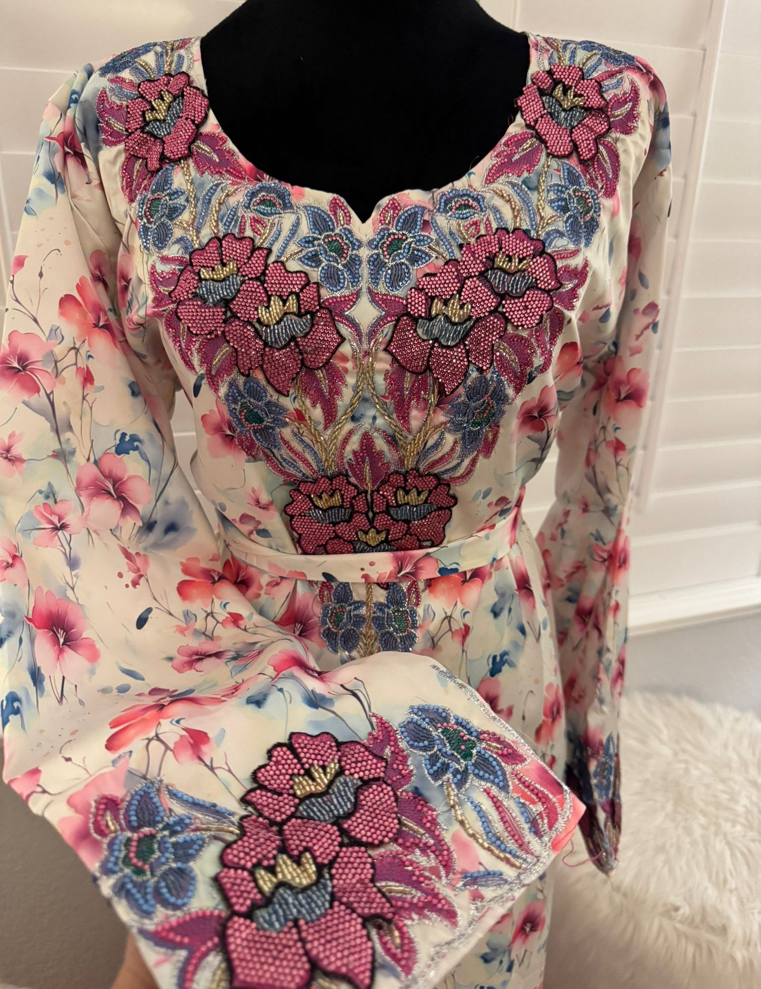 Maryam_Mukhwar_white_pink_3.jpg