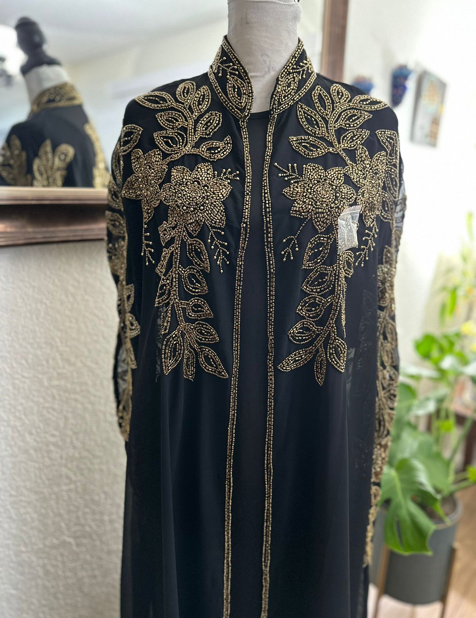 Rama_bisht_black_1be4cc04-b8ba-446b-b75e-01fa5678dd6b.jpg