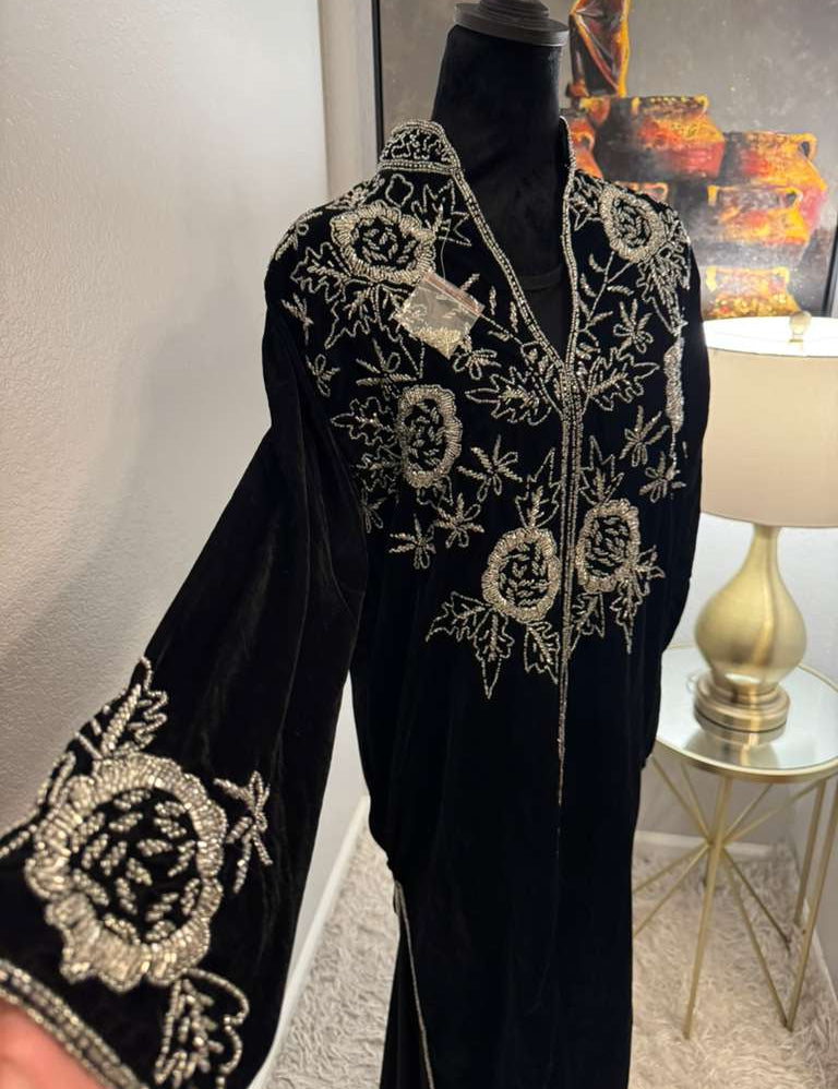 Sandy_silver_abaya3.jpg