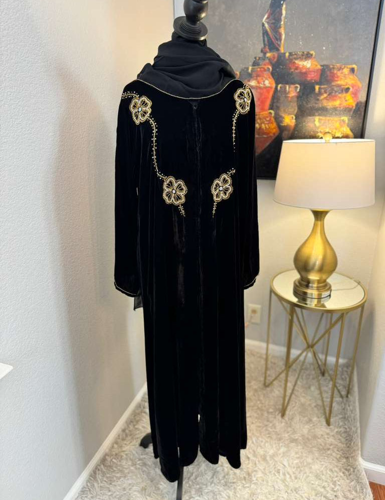 SumayaVelvetAbayaSet1.jpg