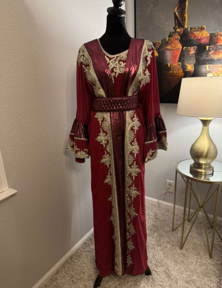 Taylor_Kuftan_maroon.jpg