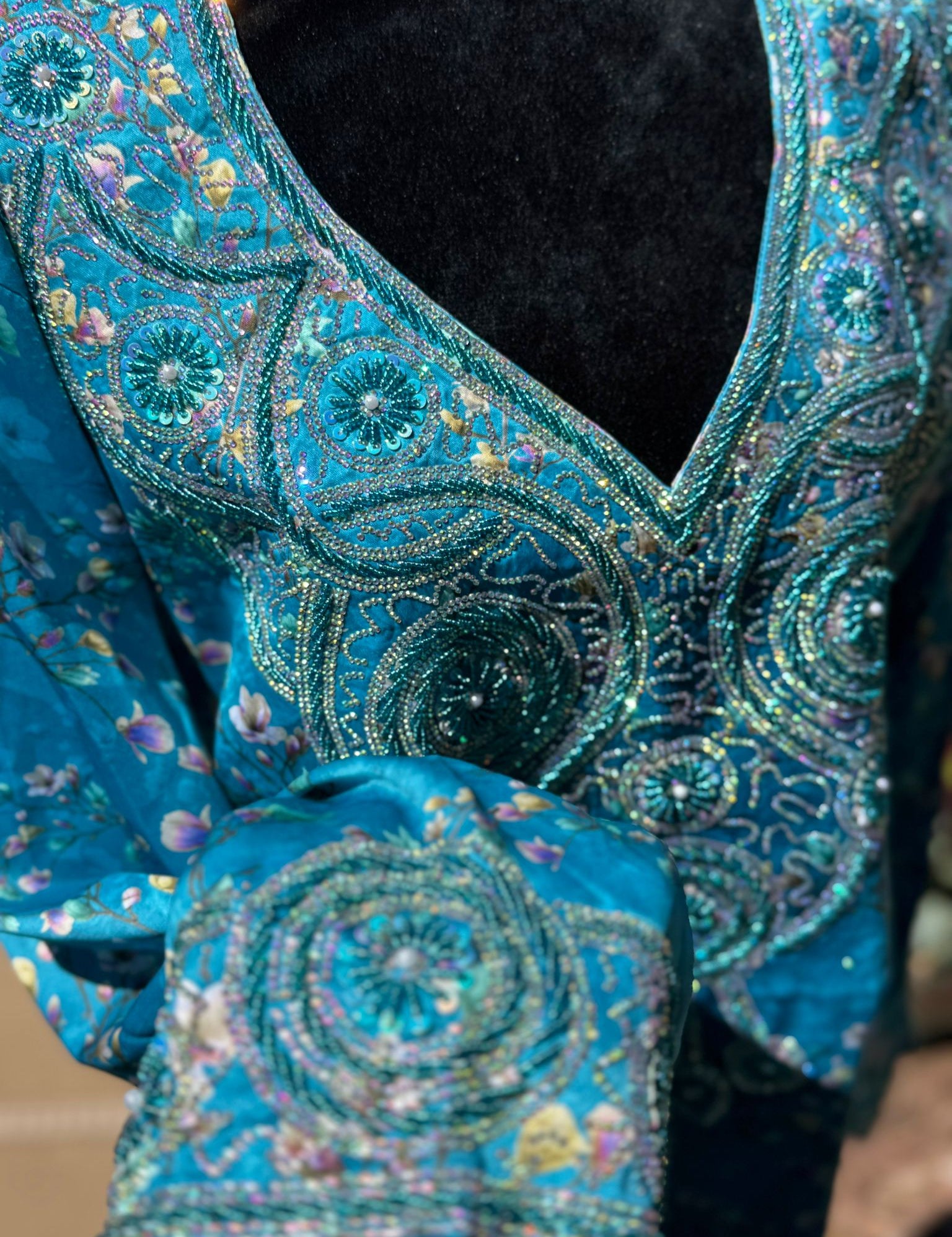 Teal_najat_mukhawar_XL_2.jpg