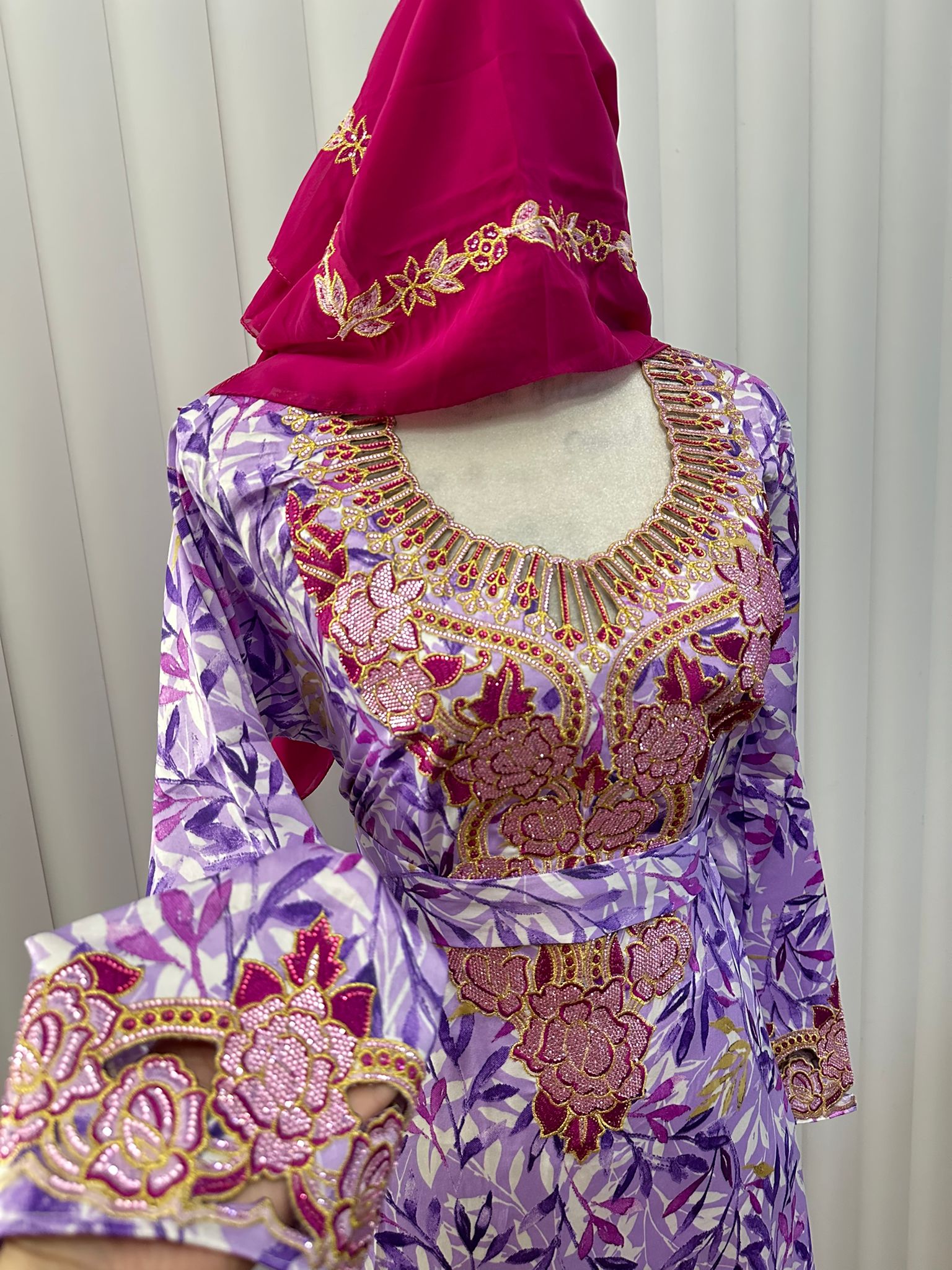 Yana Mukhawar With Hijab (XL)