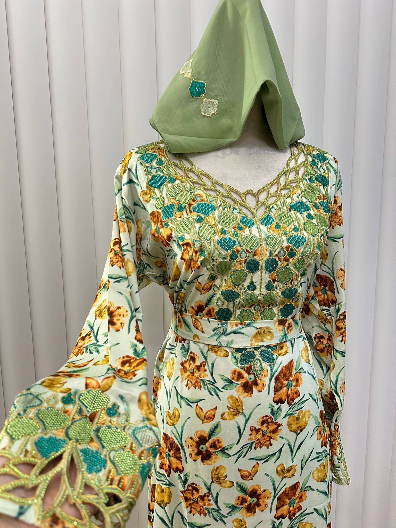 Yana Mukhawar With Hijab (XL)